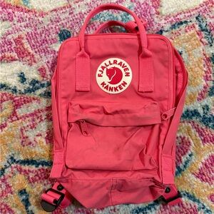 Fjallraven Kånken Pink Mini Backpack